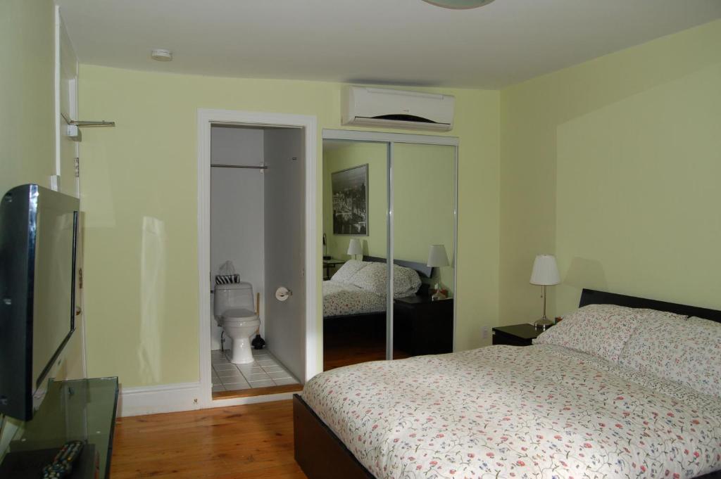 Le Chasseur Bed & Breakfast Montreal Habitación foto